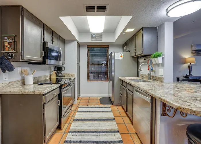 Holiday home Walk To Park: Snowbird Haven W/ Pool In