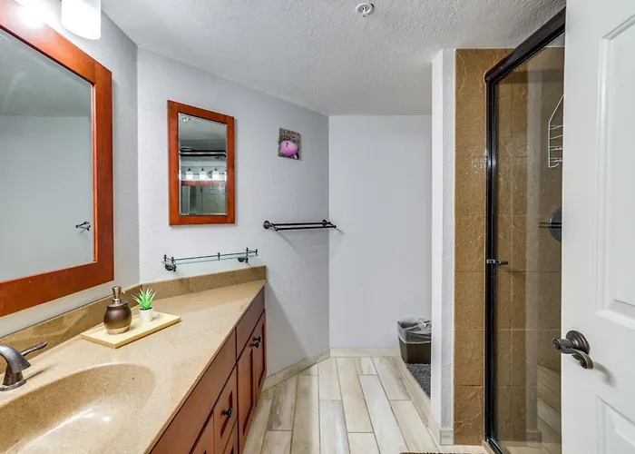 Holiday home Walk To Park: Snowbird Haven W/ Pool In *