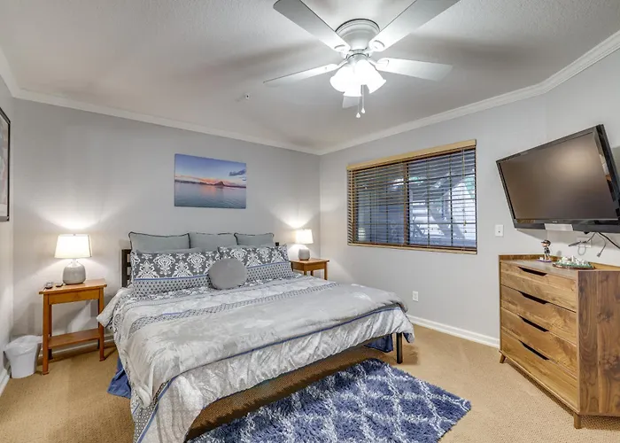 Holiday home Walk To Park: Snowbird Haven W/ Pool In