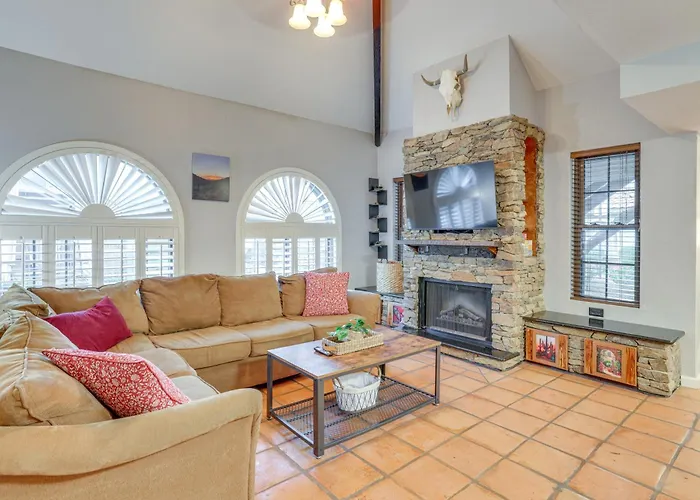 Holiday home Walk To Park: Snowbird Haven W/ Pool In *